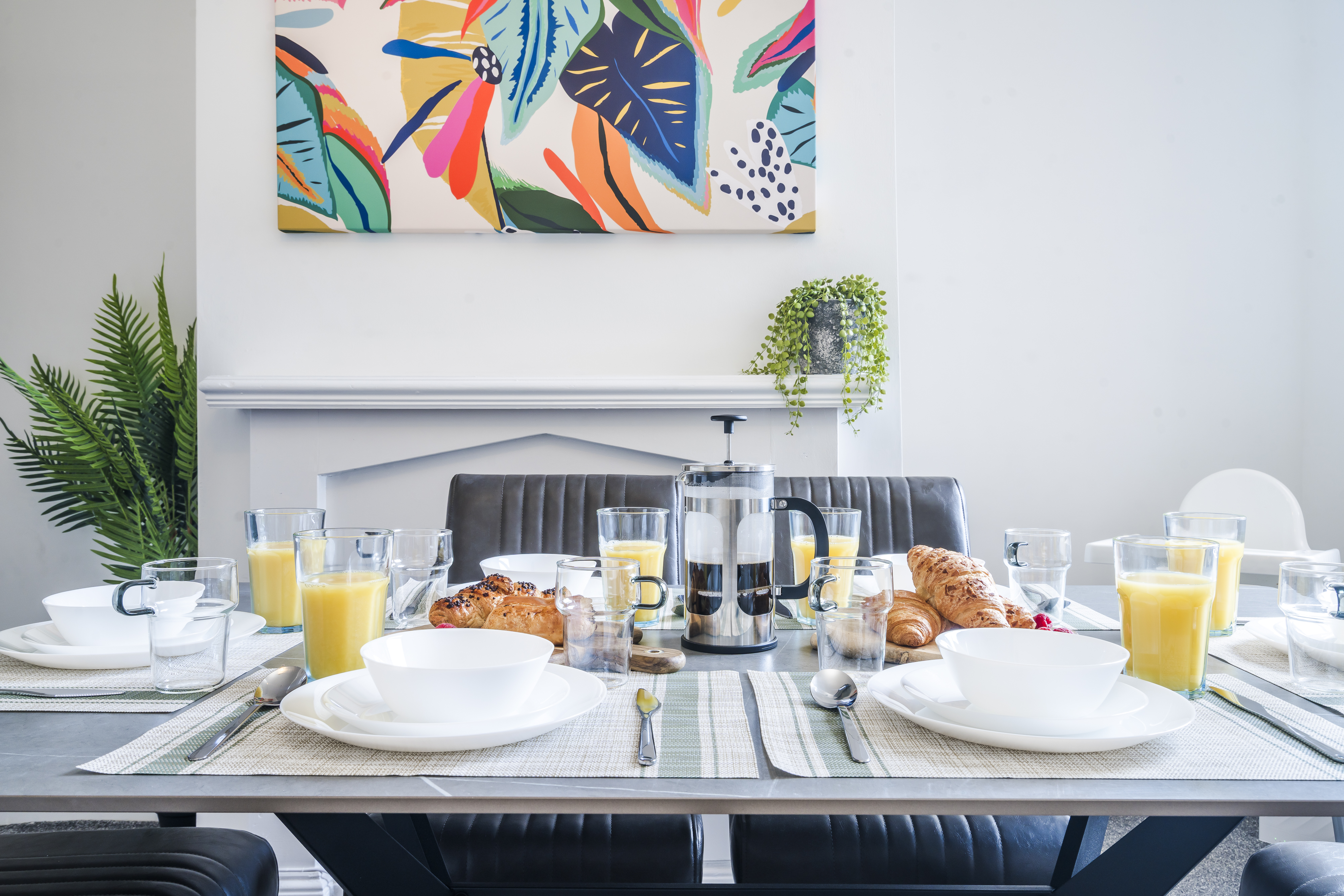 The Heron kitchen worktops and appliances - serviced accommodation Stoke-on-Trent